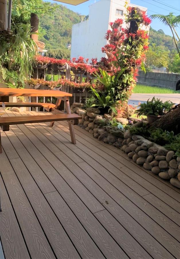 蘊慢築 茶花藝主題民宿 Yun Man Zhu Homestay Gongguan Zewnętrze zdjęcie
