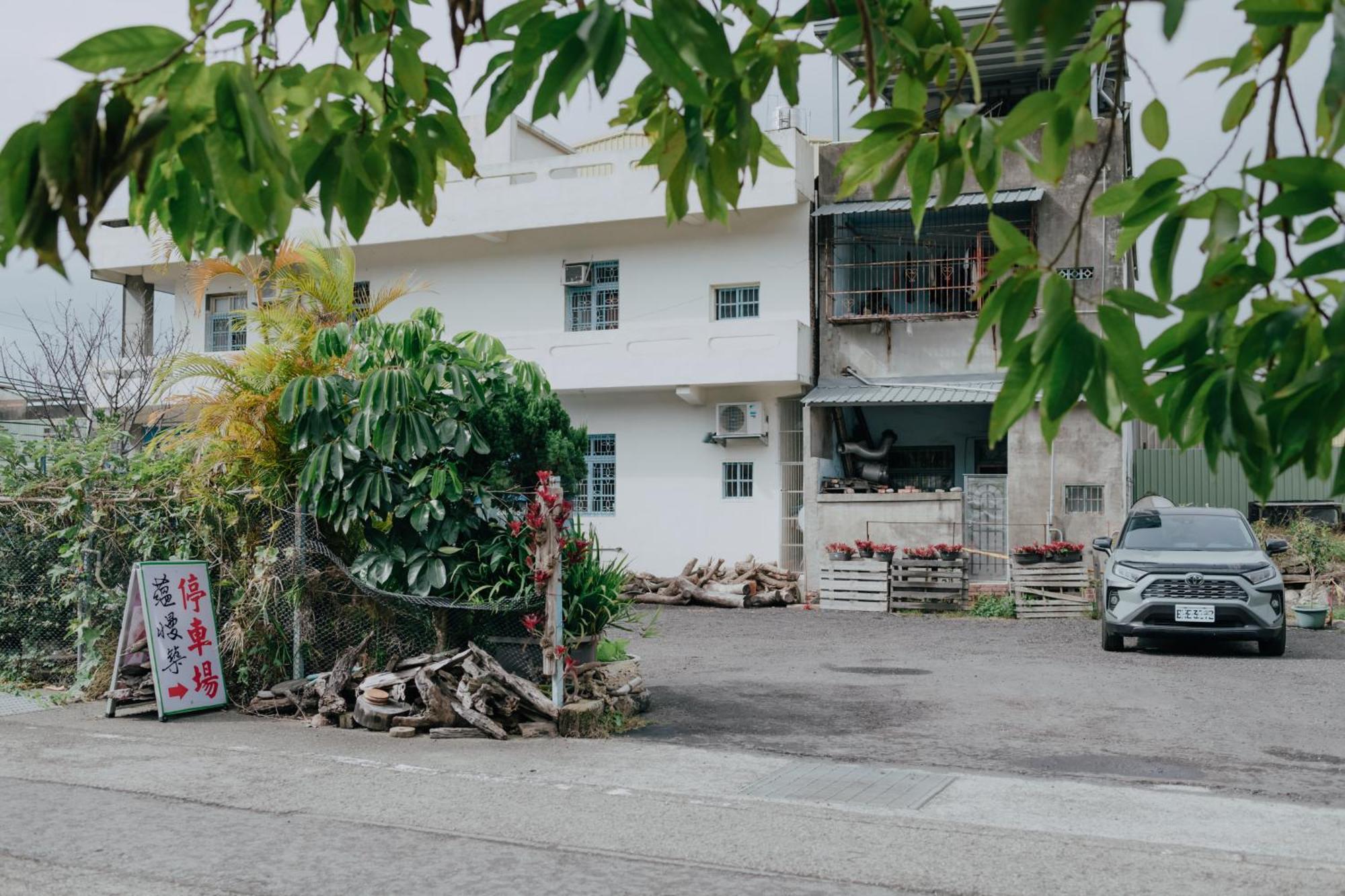 蘊慢築 茶花藝主題民宿 Yun Man Zhu Homestay Gongguan Zewnętrze zdjęcie
